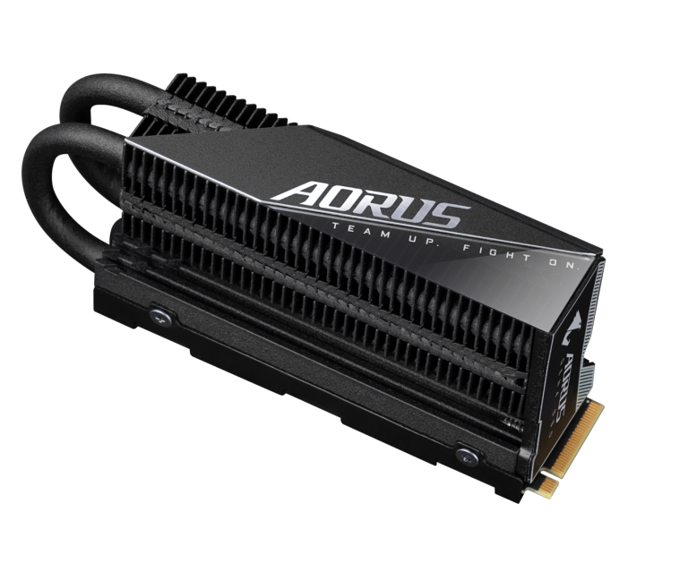 GIGABYTE AORUS Gen4 7000s SSD – The Fastest PCIe 4.0 NVMe SSD